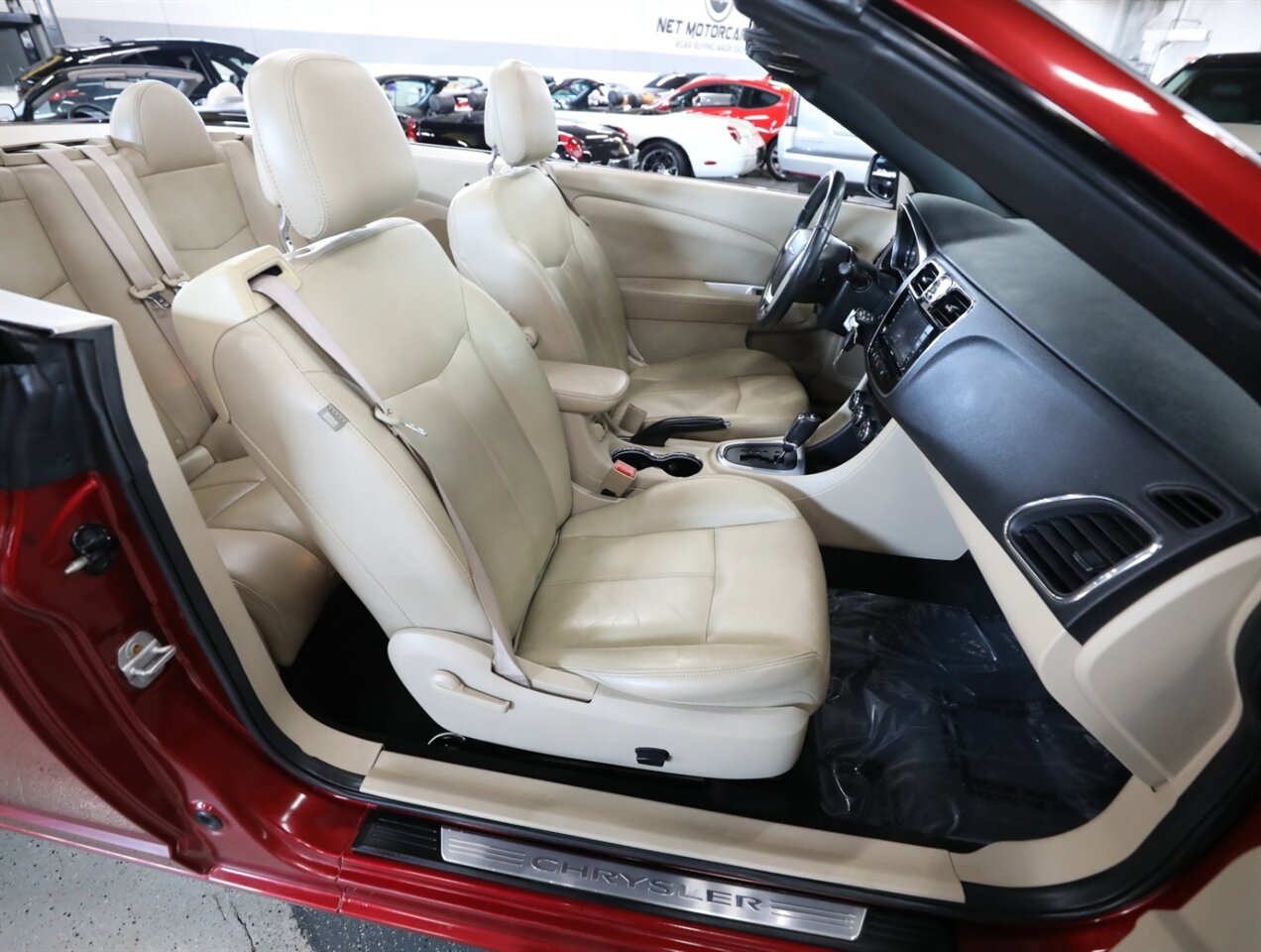 2013 Chrysler 200 Limited - Photo 19 - Addison, IL 60101