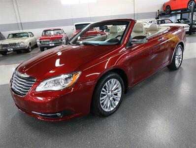 2013 Chrysler 200 Limited - Photo 4 - Addison, IL 60101