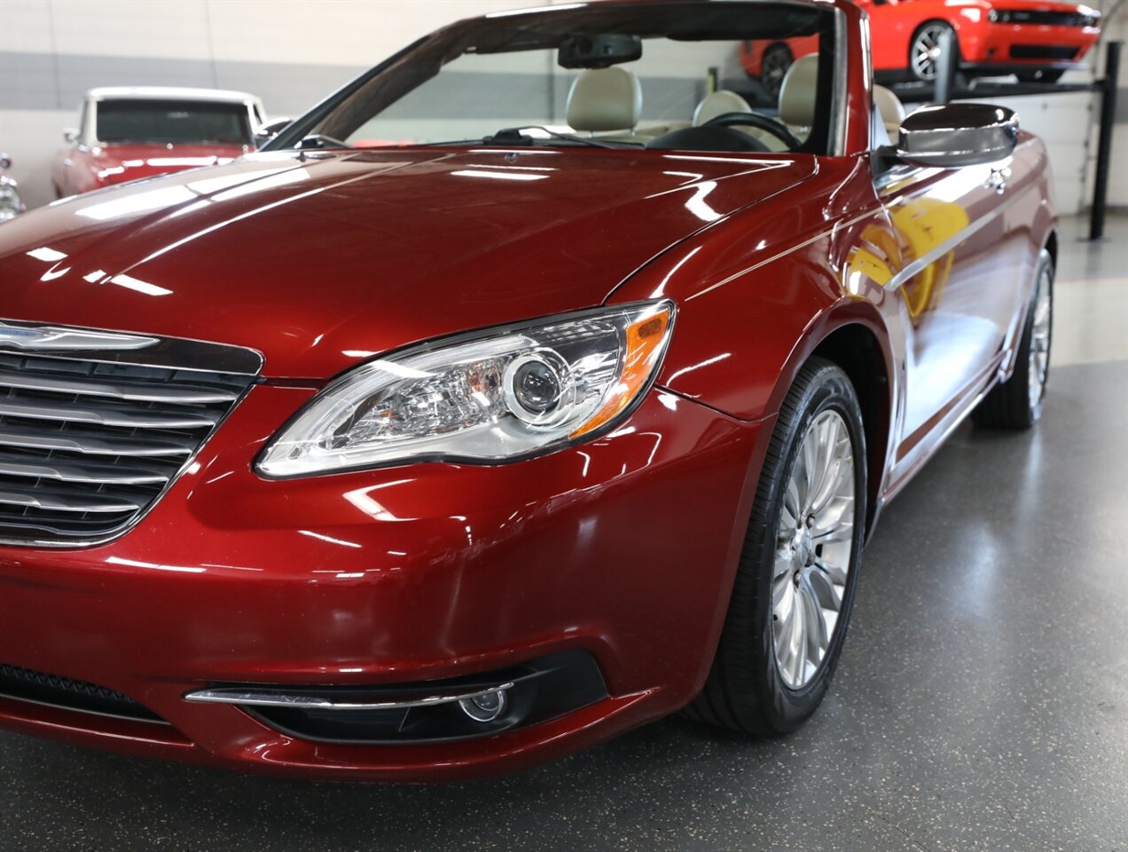 2013 Chrysler 200 Limited - Photo 5 - Addison, IL 60101
