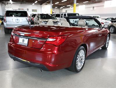 2013 Chrysler 200 Limited - Photo 9 - Addison, IL 60101