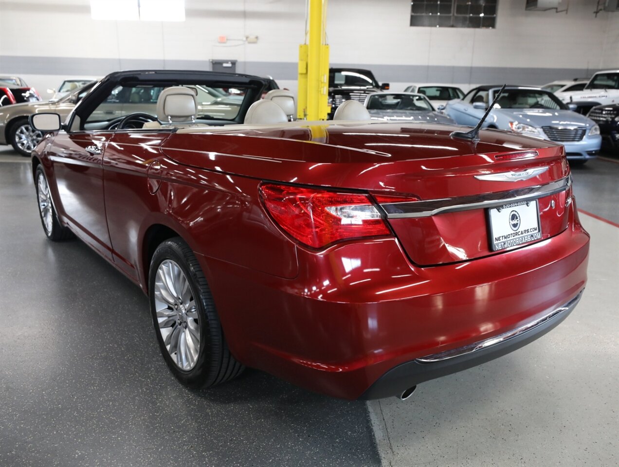 2013 Chrysler 200 Limited - Photo 13 - Addison, IL 60101