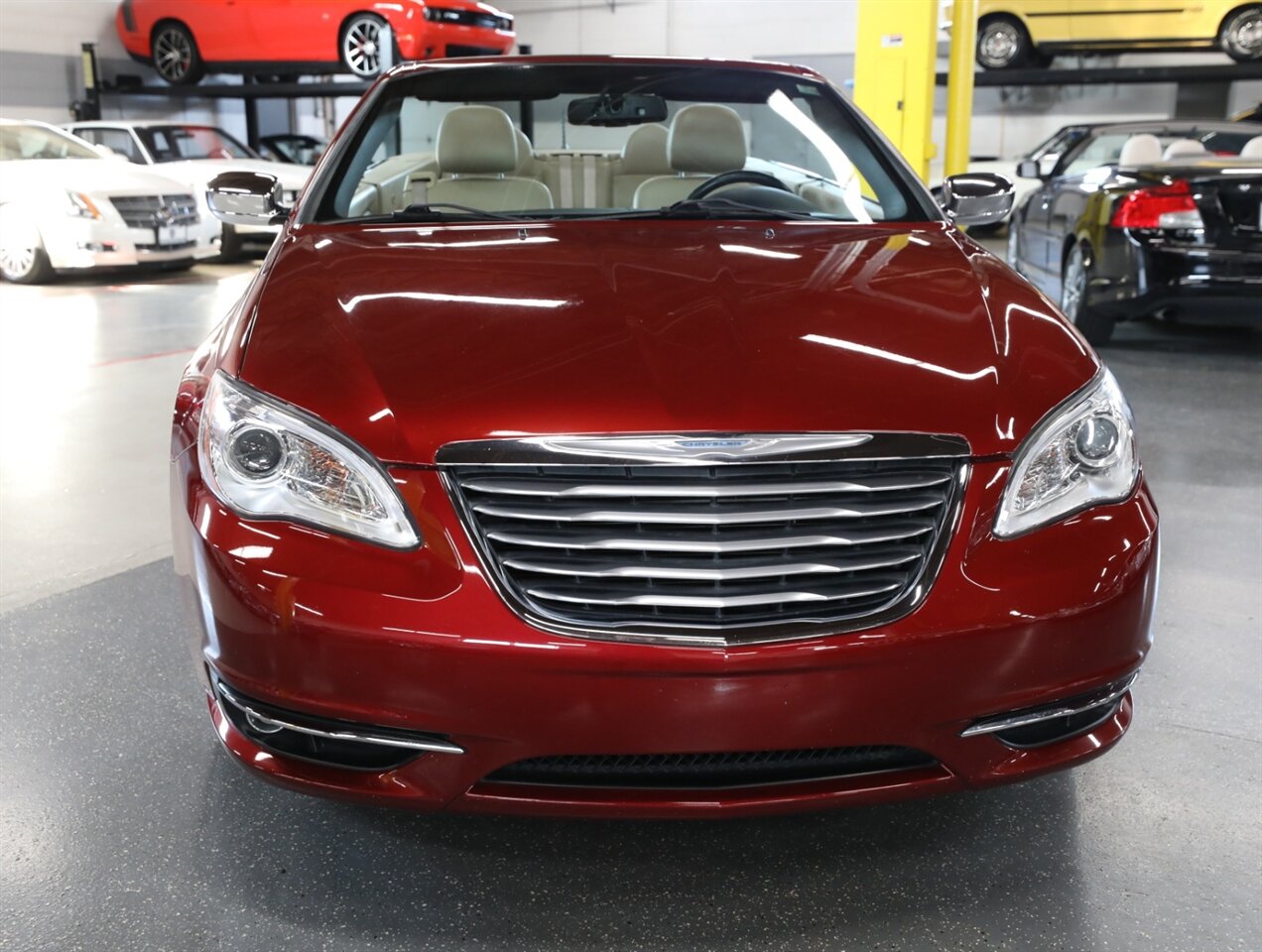 2013 Chrysler 200 Limited - Photo 6 - Addison, IL 60101