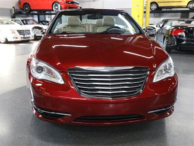 2013 Chrysler 200 Limited - Photo 6 - Addison, IL 60101