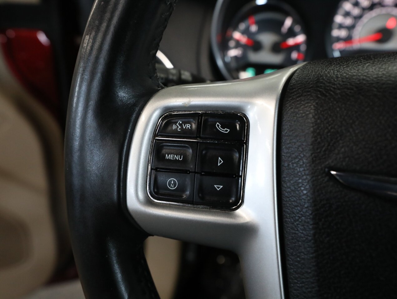 2013 Chrysler 200 Limited - Photo 30 - Addison, IL 60101