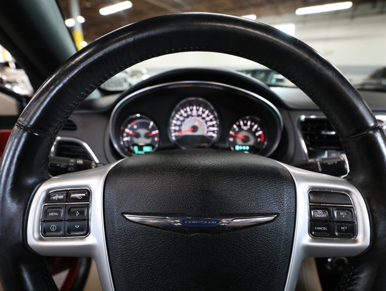2013 Chrysler 200 Limited - Photo 31 - Addison, IL 60101