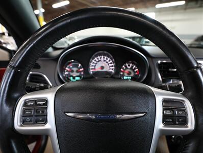 2013 Chrysler 200 Limited - Photo 31 - Addison, IL 60101