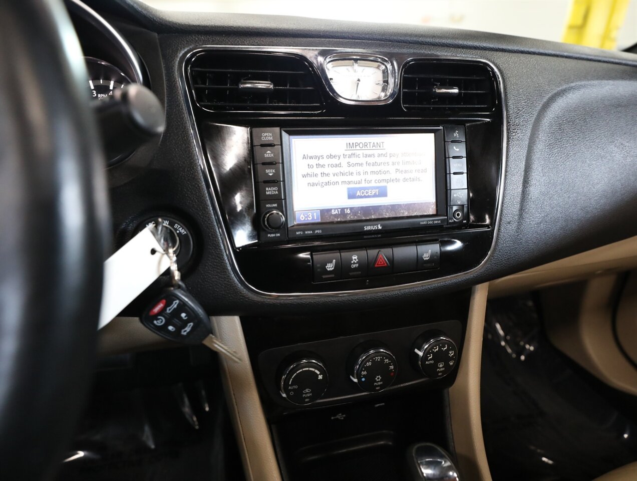 2013 Chrysler 200 Limited - Photo 27 - Addison, IL 60101