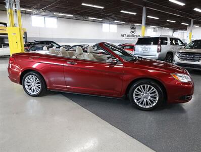 2013 Chrysler 200 Limited - Photo 8 - Addison, IL 60101