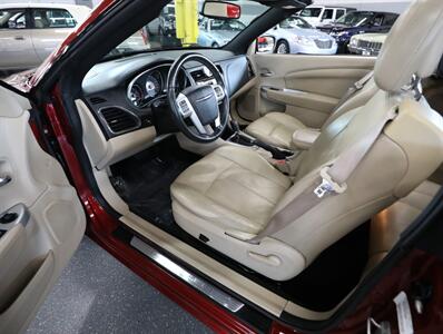 2013 Chrysler 200 Limited - Photo 25 - Addison, IL 60101