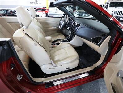 2013 Chrysler 200 Limited - Photo 18 - Addison, IL 60101