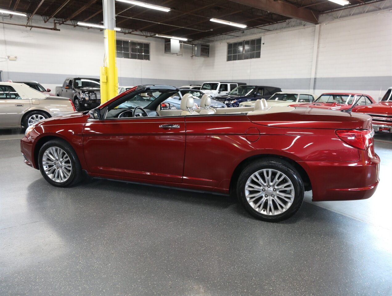 2013 Chrysler 200 Limited - Photo 15 - Addison, IL 60101