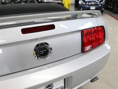 2005 Ford Mustang GT Premium   - Photo 14 - Addison, IL 60101