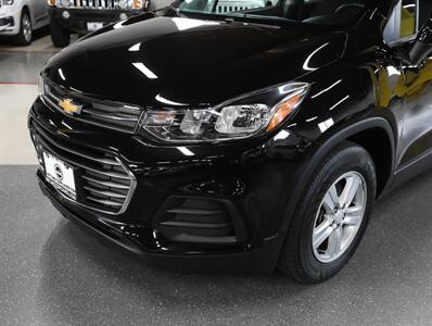 2021 Chevrolet Trax LS   - Photo 3 - Addison, IL 60101