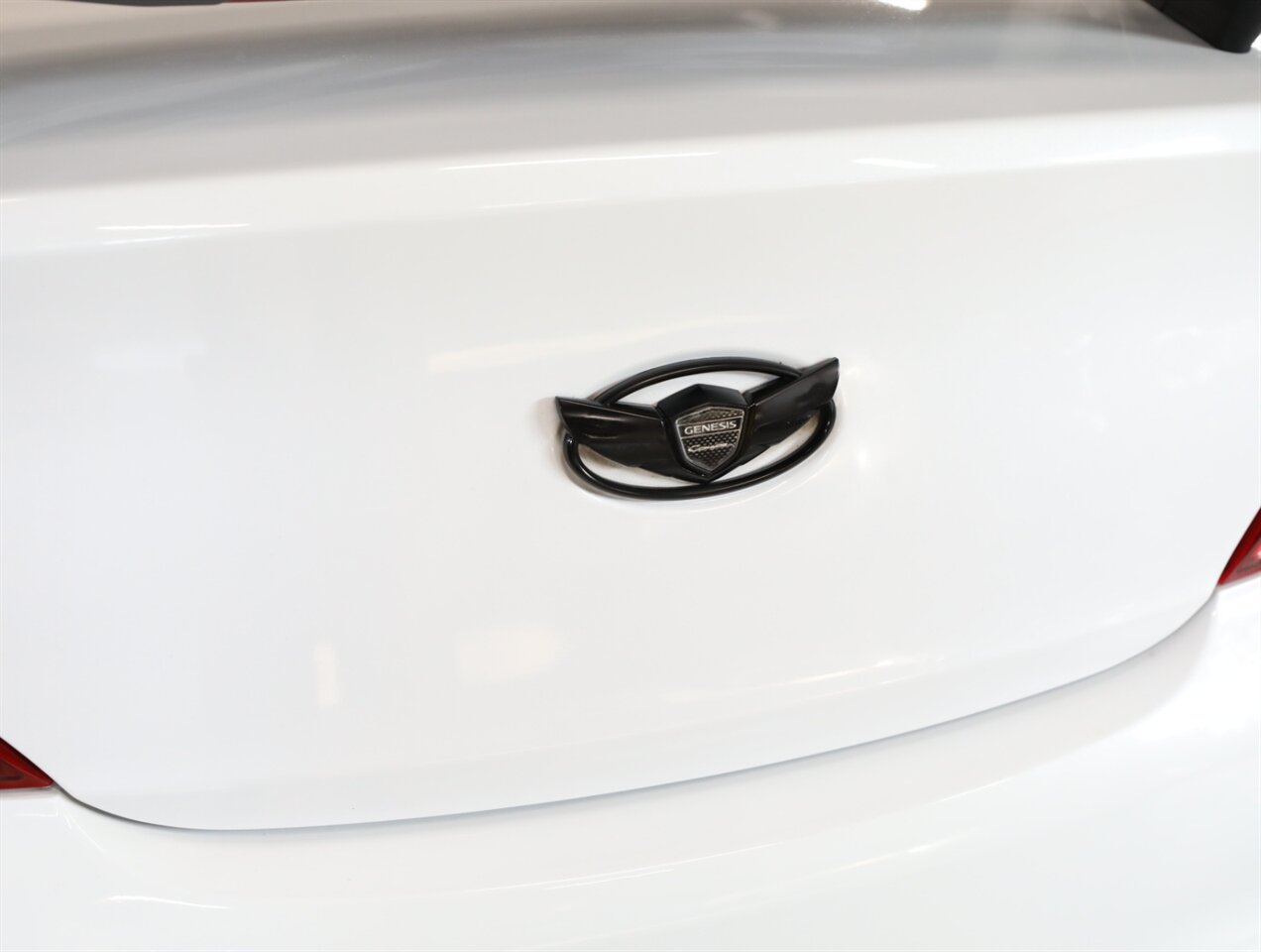 2015 Hyundai Genesis Coupe 3.8 - Photo 11 - Addison, IL 60101