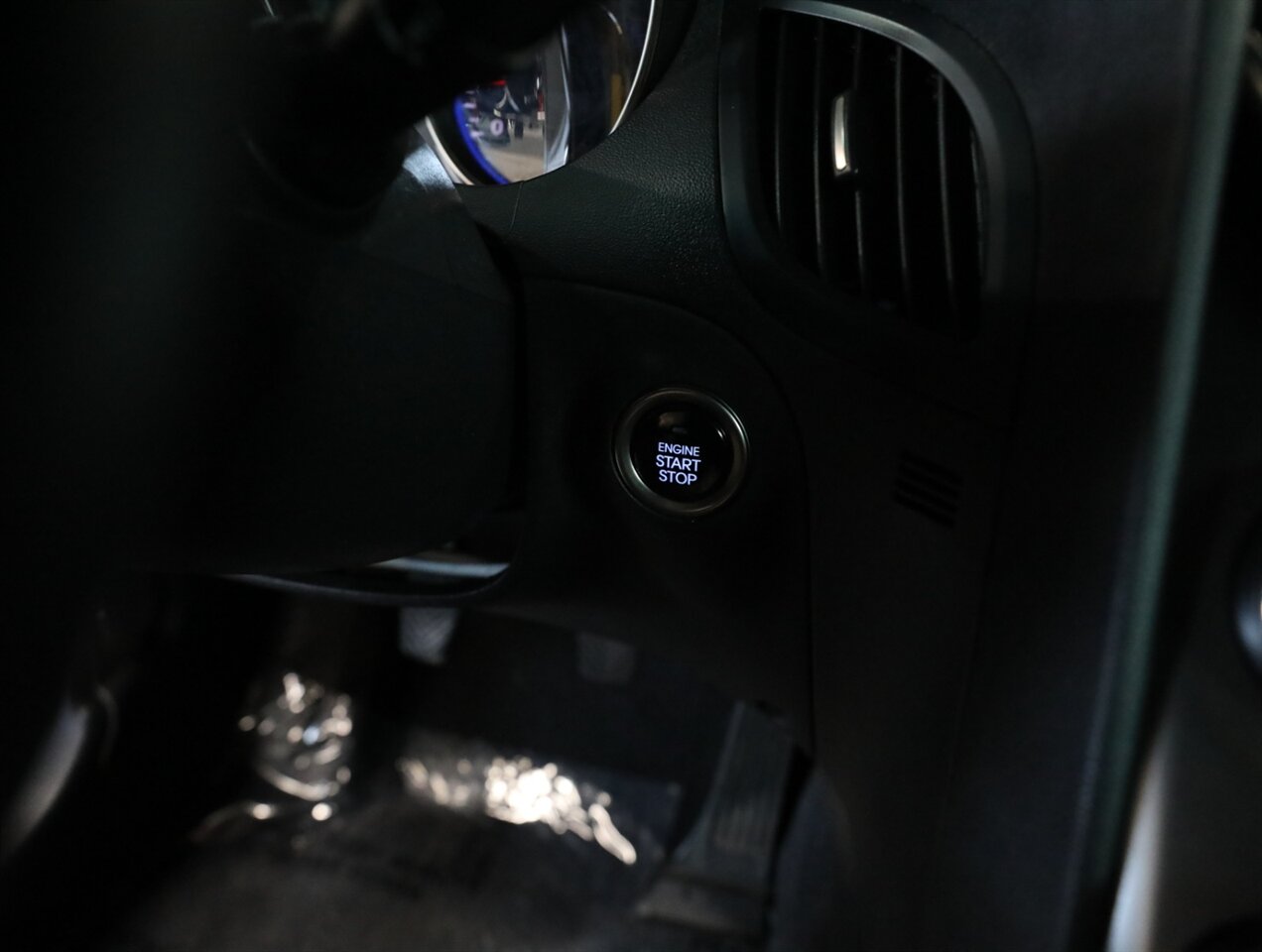 2015 Hyundai Genesis Coupe 3.8 - Photo 28 - Addison, IL 60101