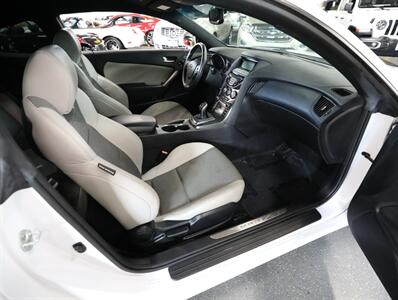 2015 Hyundai Genesis Coupe 3.8 - Photo 18 - Addison, IL 60101