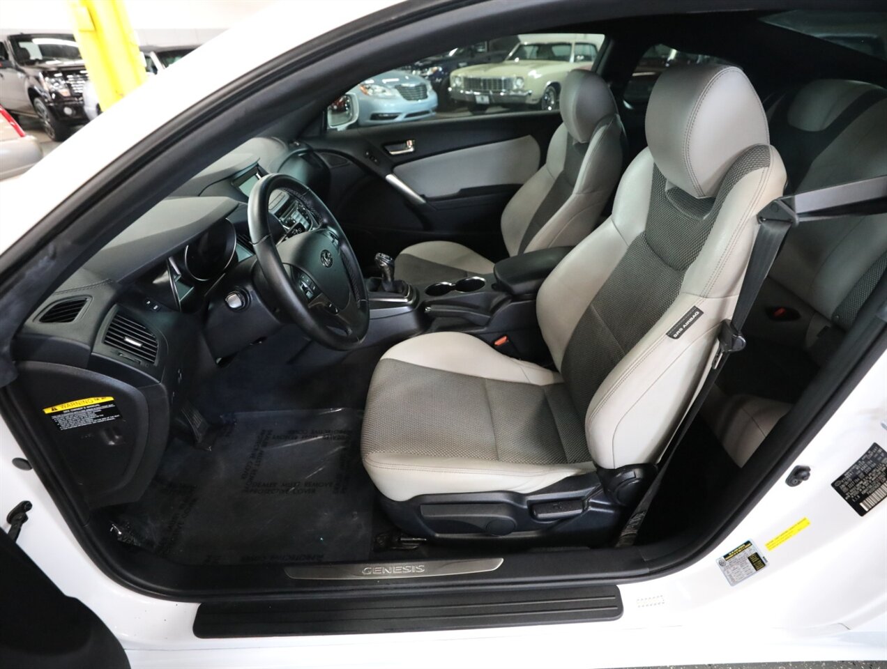 2015 Hyundai Genesis Coupe 3.8 - Photo 25 - Addison, IL 60101