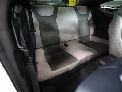 2015 Hyundai Genesis Coupe 3.8 - Photo 20 - Addison, IL 60101