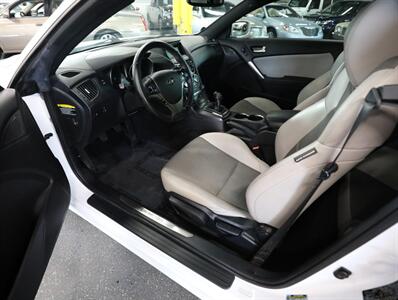 2015 Hyundai Genesis Coupe 3.8 - Photo 24 - Addison, IL 60101