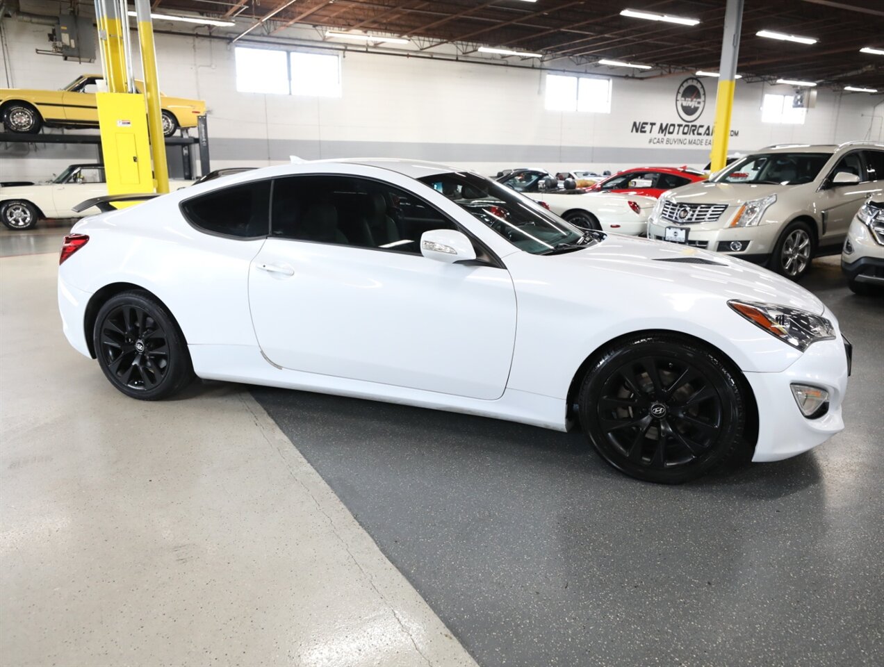 2015 Hyundai Genesis Coupe 3.8 - Photo 8 - Addison, IL 60101