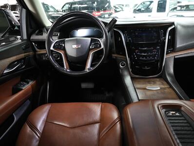 2018 Cadillac Escalade Premium Luxury   - Photo 32 - Addison, IL 60101