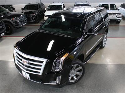 2019 Cadillac Escalade Luxury 4WD   - Photo 2 - Addison, IL 60101