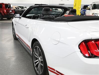 2015 Ford Mustang GT Premium Convertible   - Photo 16 - Addison, IL 60101