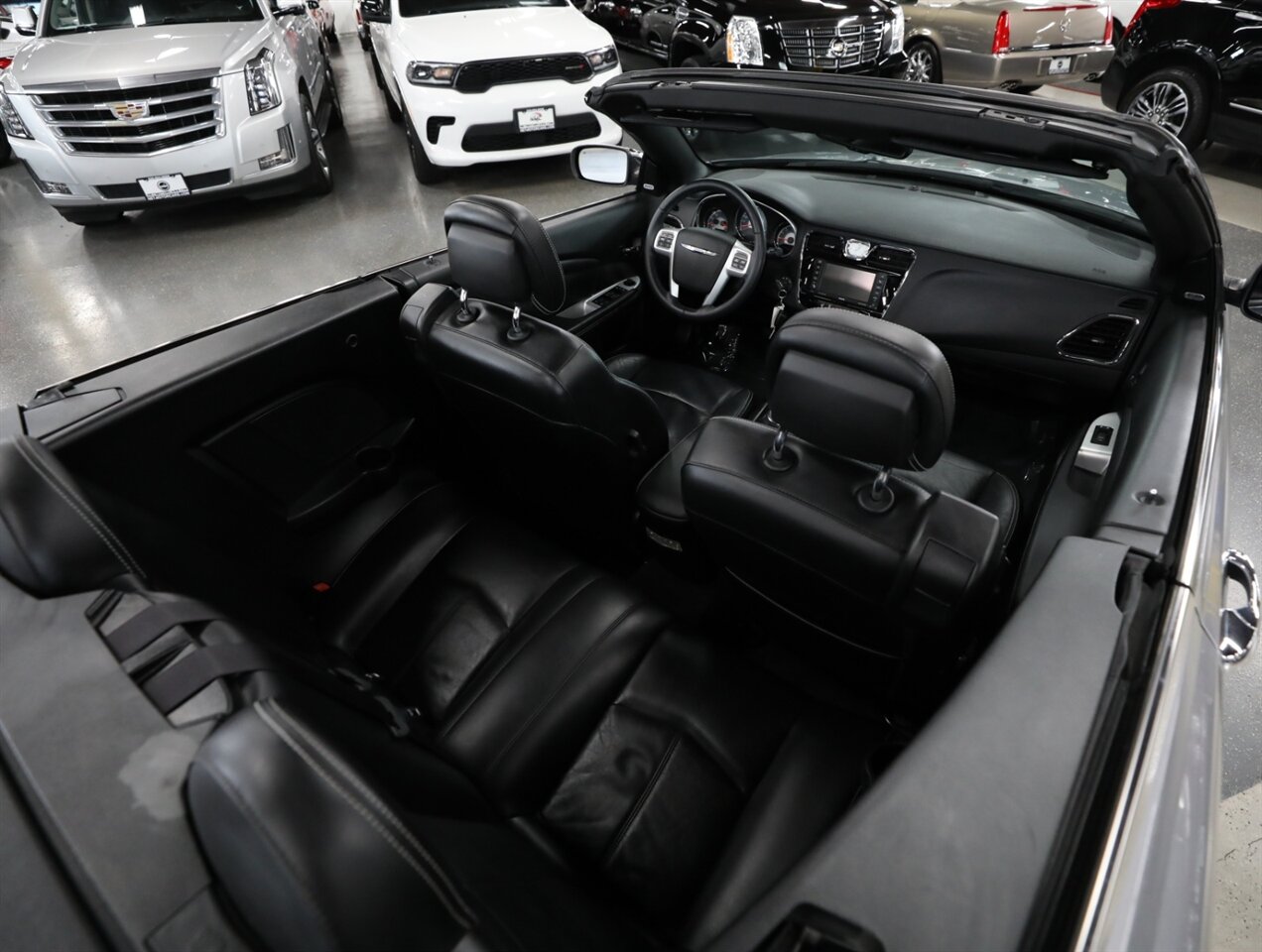 2013 Chrysler 200 Limited - Photo 16 - Addison, IL 60101