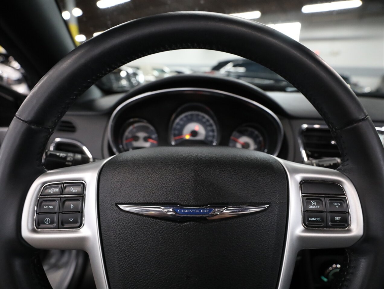 2013 Chrysler 200 Limited - Photo 32 - Addison, IL 60101