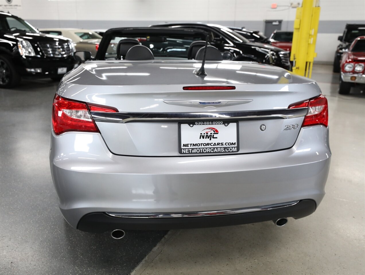 2013 Chrysler 200 Limited - Photo 10 - Addison, IL 60101