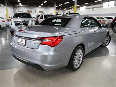 2013 Chrysler 200 Limited - Photo 37 - Addison, IL 60101