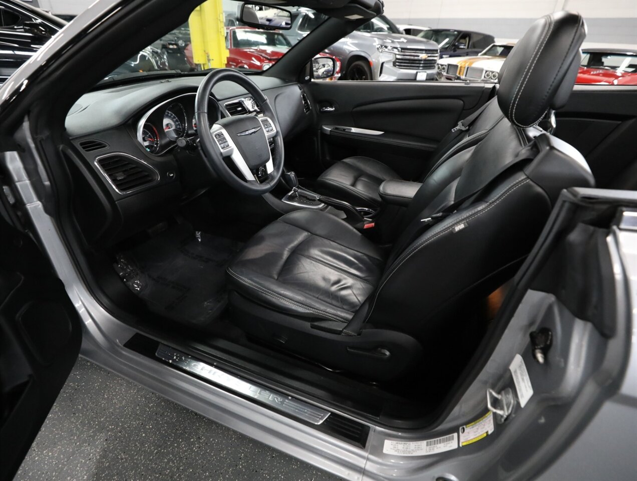2013 Chrysler 200 Limited - Photo 25 - Addison, IL 60101