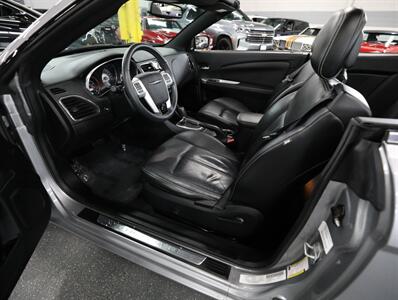 2013 Chrysler 200 Limited - Photo 25 - Addison, IL 60101