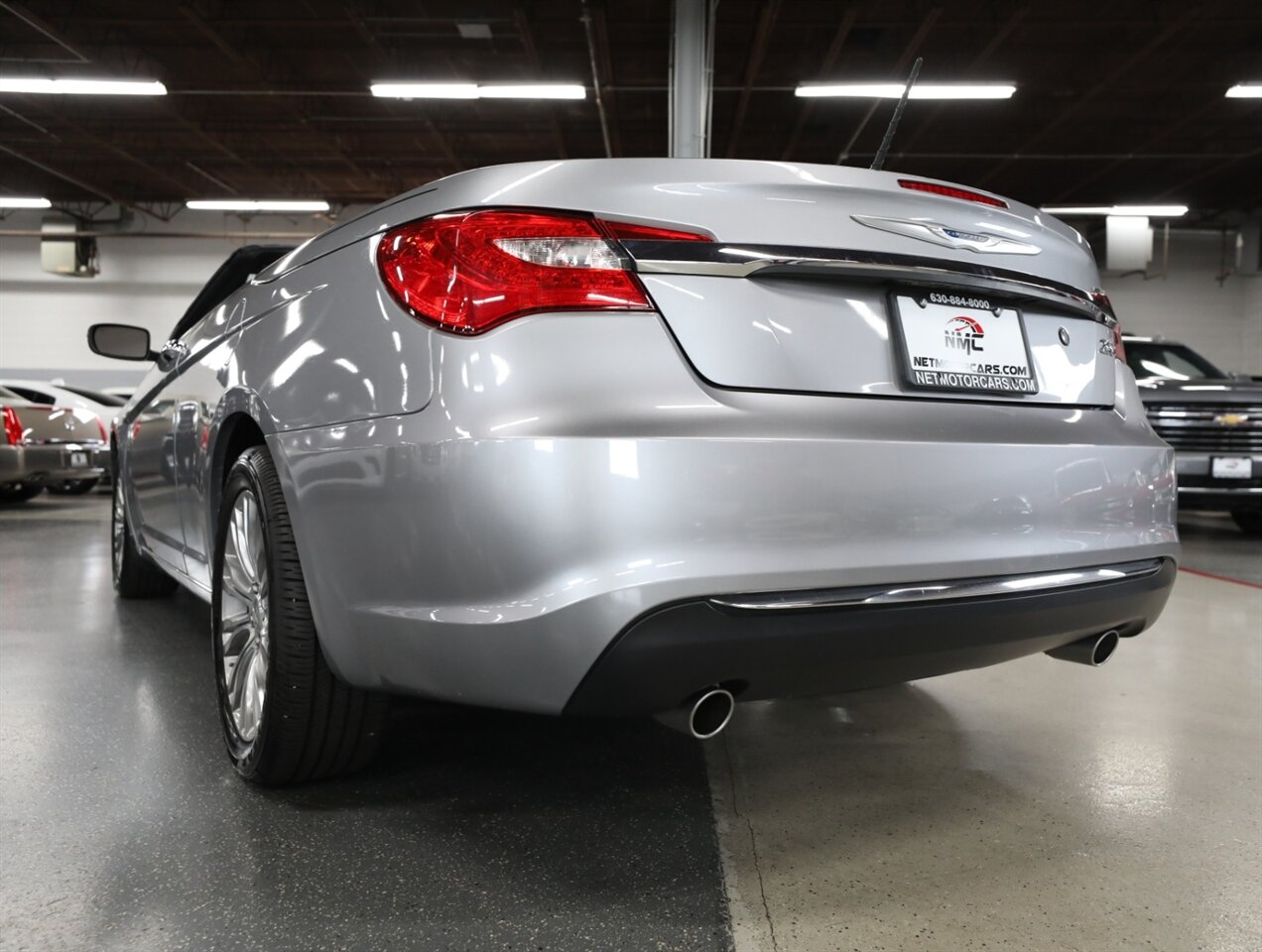 2013 Chrysler 200 Limited - Photo 12 - Addison, IL 60101