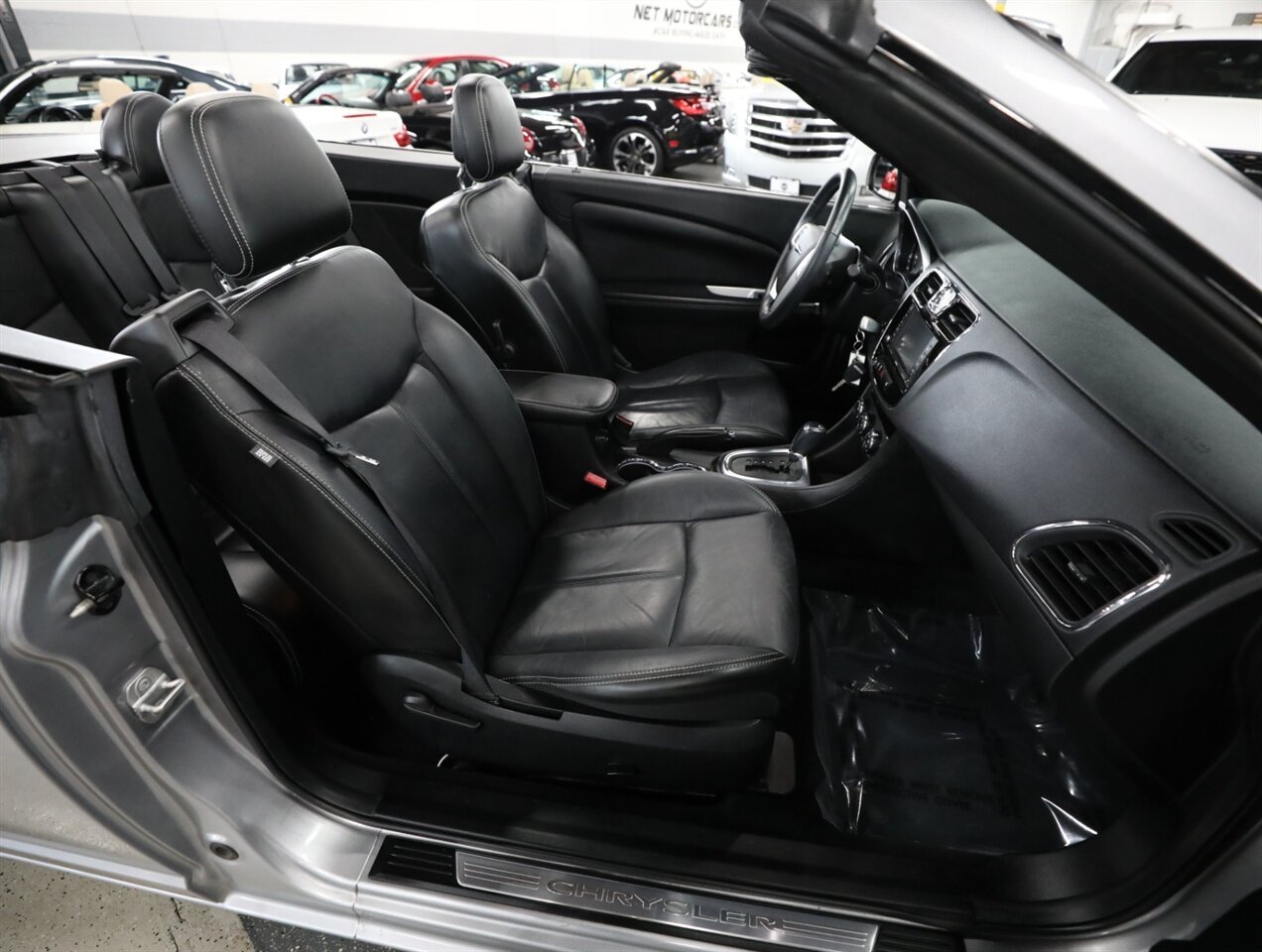 2013 Chrysler 200 Limited - Photo 19 - Addison, IL 60101