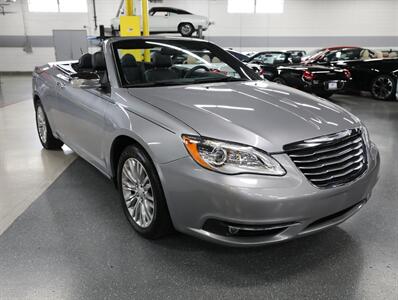 2013 Chrysler 200 Limited - Photo 7 - Addison, IL 60101
