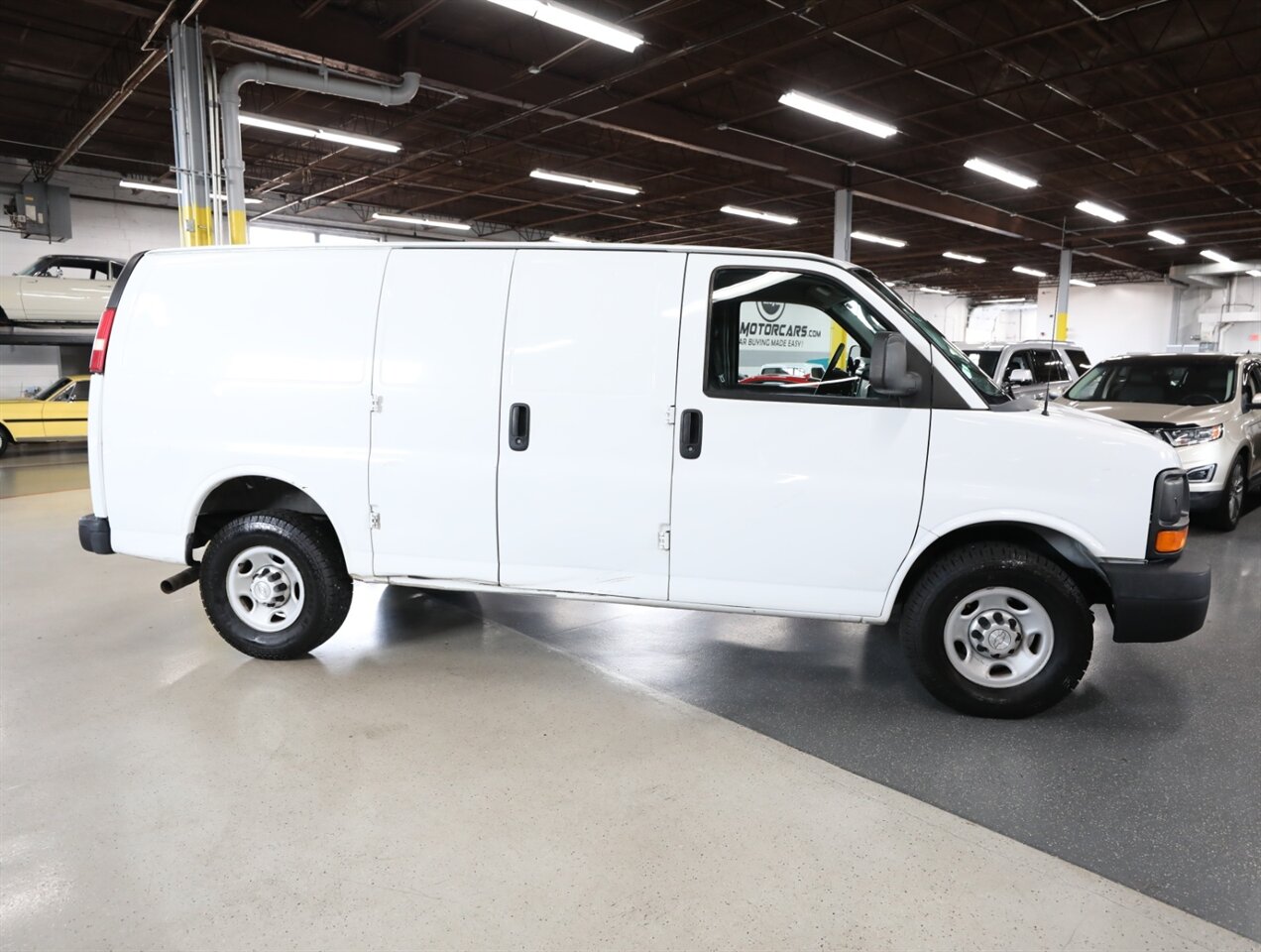 2014 GMC Savana 2500 - Photo 8 - Addison, IL 60101