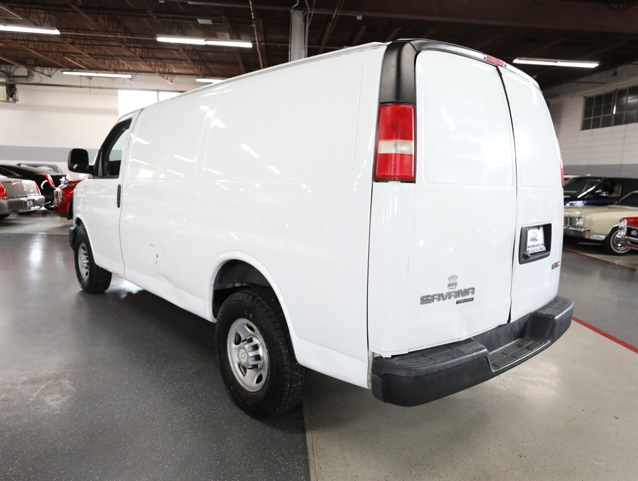 2014 GMC Savana 2500 - Photo 11 - Addison, IL 60101