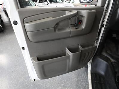 2014 GMC Savana 2500 - Photo 23 - Addison, IL 60101