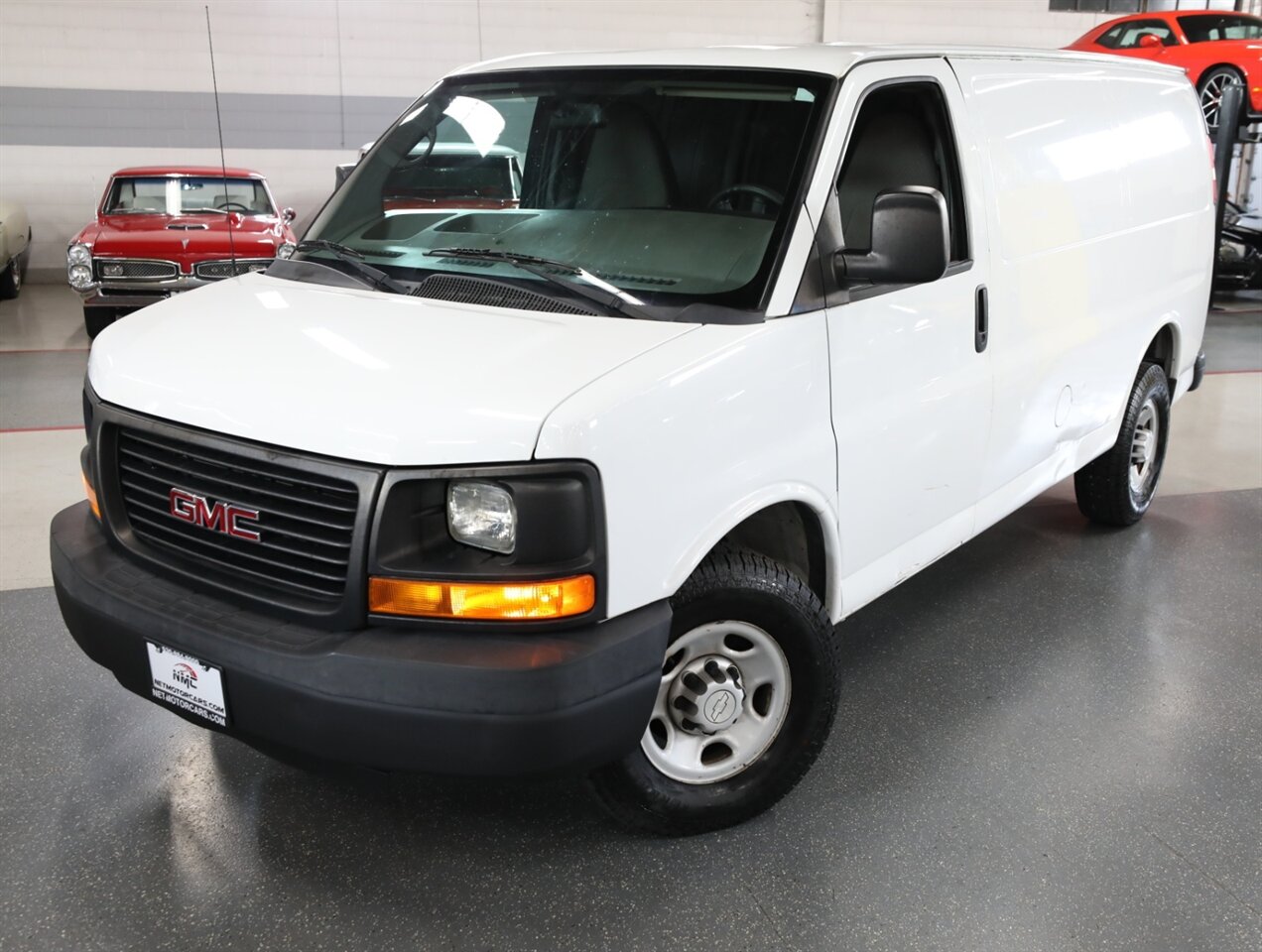 2014 GMC Savana 2500 - Photo 2 - Addison, IL 60101