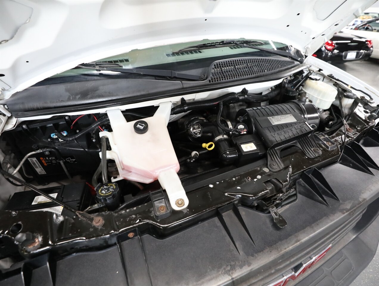 2014 GMC Savana 2500 - Photo 37 - Addison, IL 60101