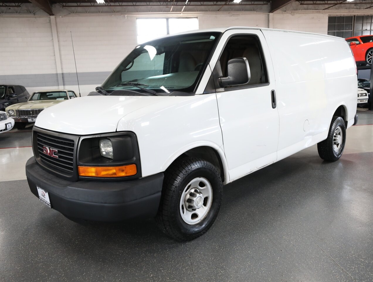 2014 GMC Savana 2500 - Photo 4 - Addison, IL 60101
