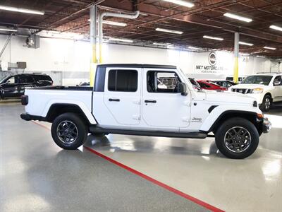 2020 Jeep Gladiator Overland 4X4   - Photo 8 - Addison, IL 60101