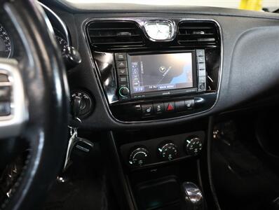 2011 Chrysler 200 S - Photo 30 - Addison, IL 60101