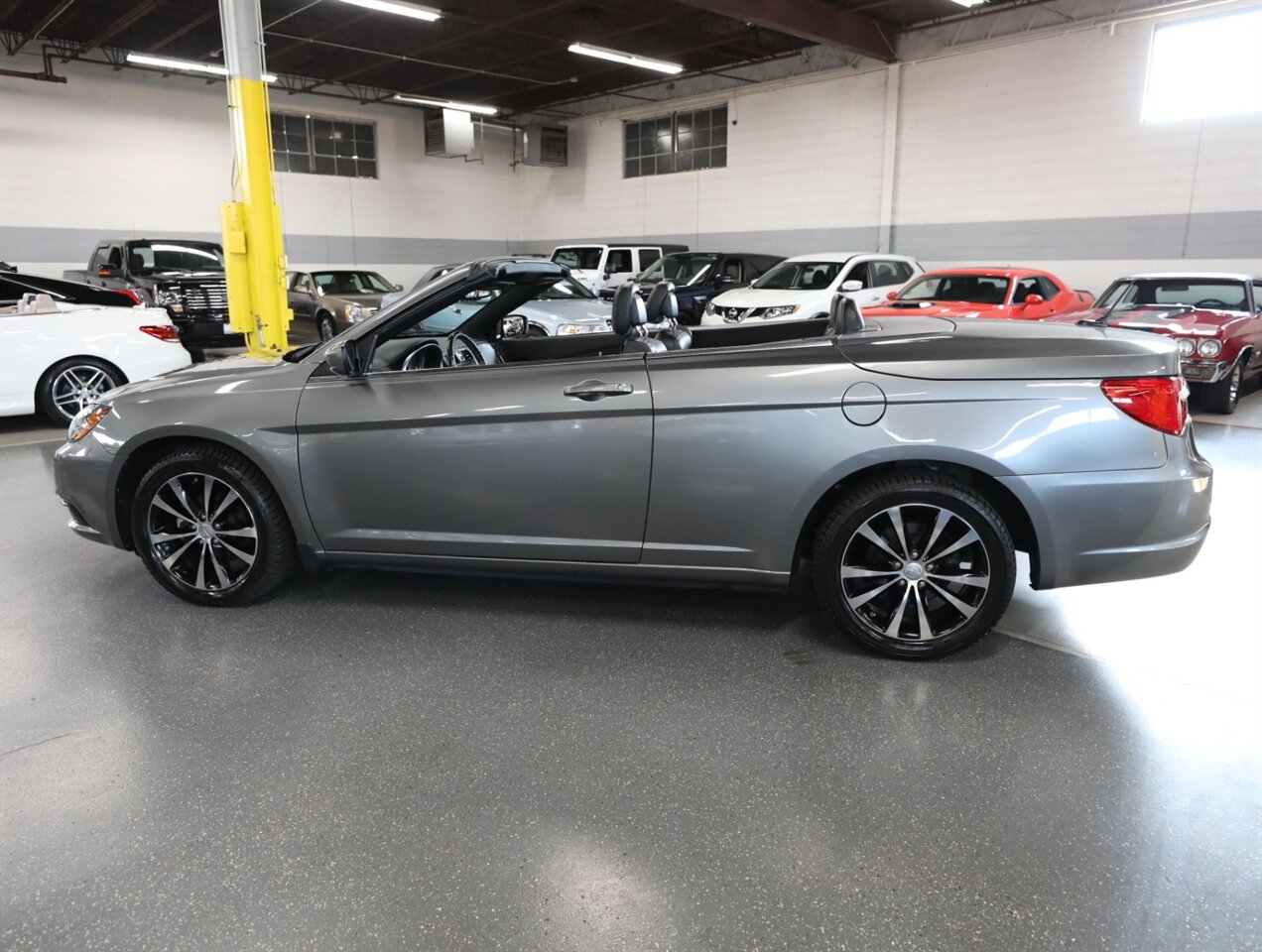 2011 Chrysler 200 S - Photo 15 - Addison, IL 60101