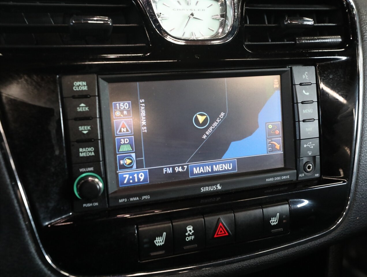 2011 Chrysler 200 S - Photo 32 - Addison, IL 60101