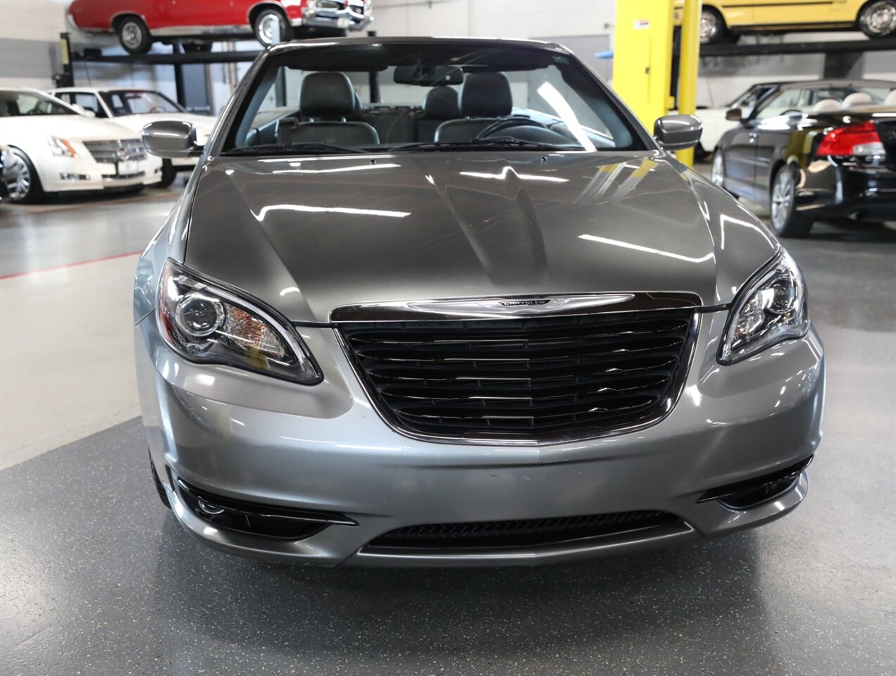2011 Chrysler 200 S - Photo 6 - Addison, IL 60101