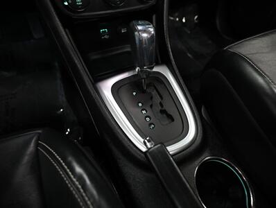2011 Chrysler 200 S - Photo 29 - Addison, IL 60101