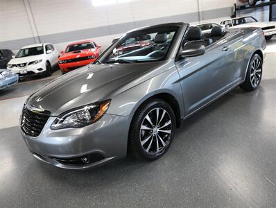 2011 Chrysler 200 S - Photo 4 - Addison, IL 60101