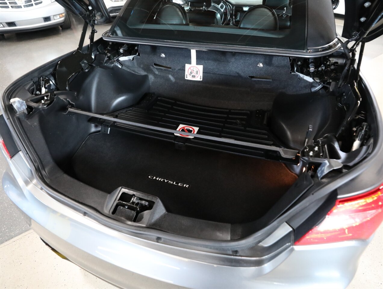 2011 Chrysler 200 S - Photo 21 - Addison, IL 60101